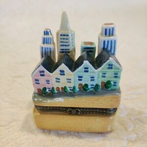 Lombard Street San Francisco City Skyline Porcelain Hinged Trinket Box